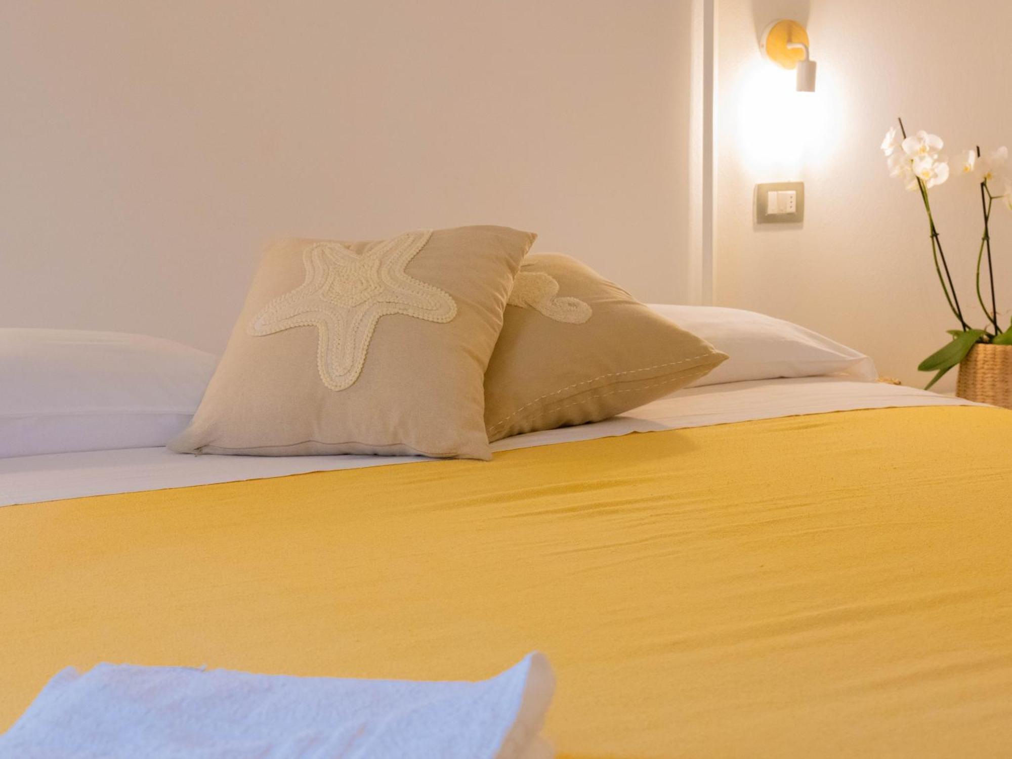 Domu Elvira Hotell Muravera Exteriör bild